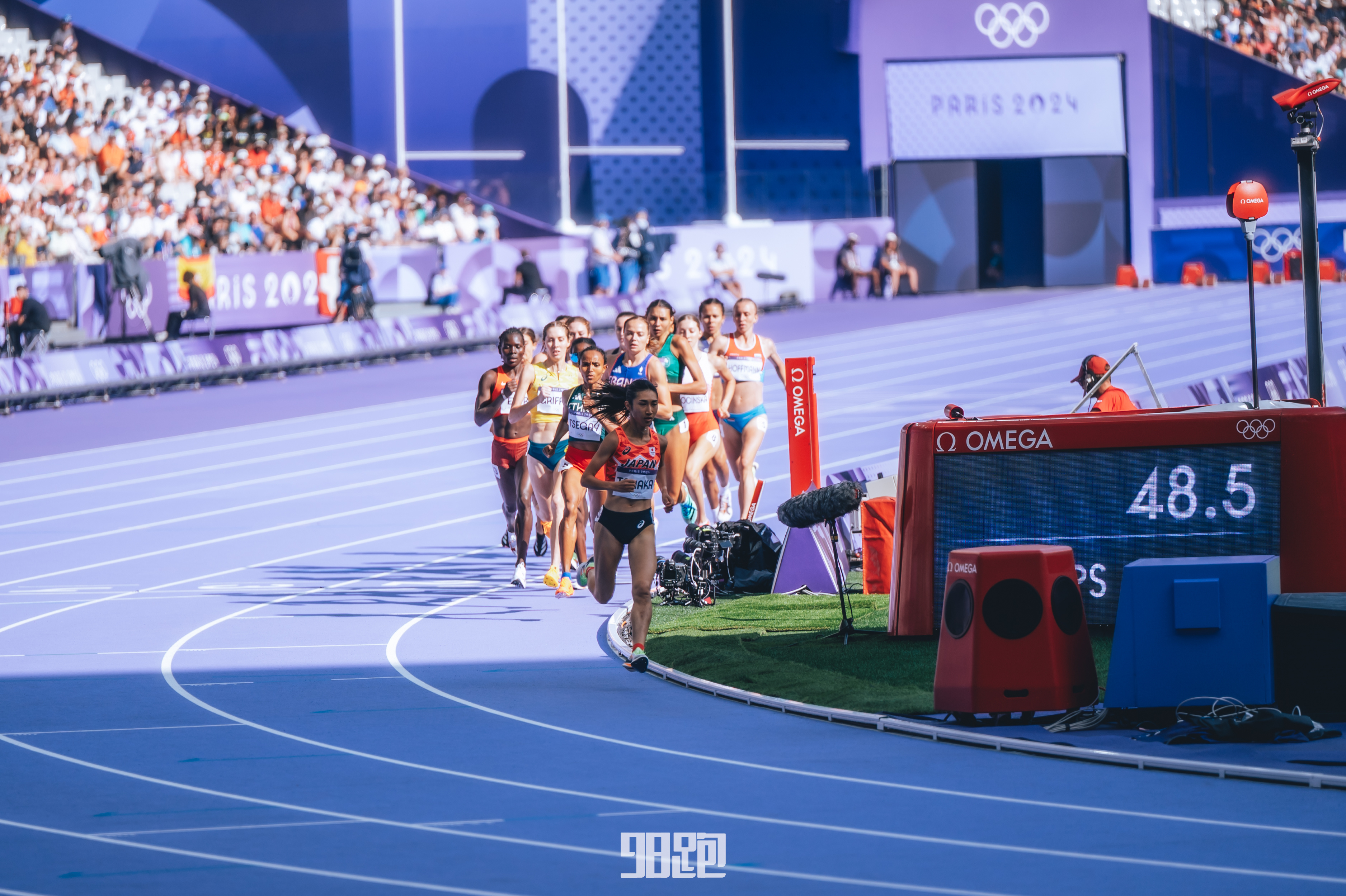 包含赛地聚焦：欧联冲刺阶段热度飙升；底特律活塞调整名单；悬念犹存；数据趋势出现新变化的词条