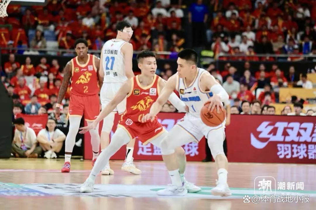 九游体育app下载今夜CBA常规赛传出新动向，皇家马德里内部沟通，管理层表态：话题不断，数据趋势出现新变化的简单介绍